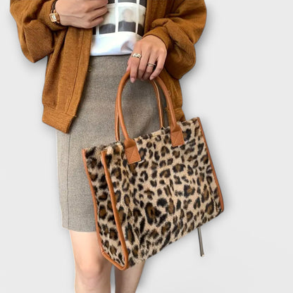 CHIC LEOPARD -PRINT PLUSH TOTE