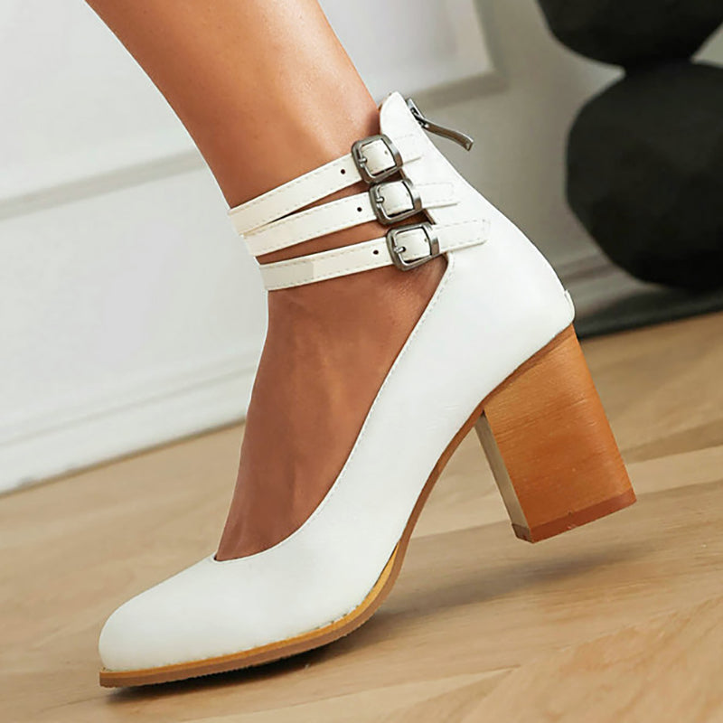 Casilda – sleek grace with a bold heel