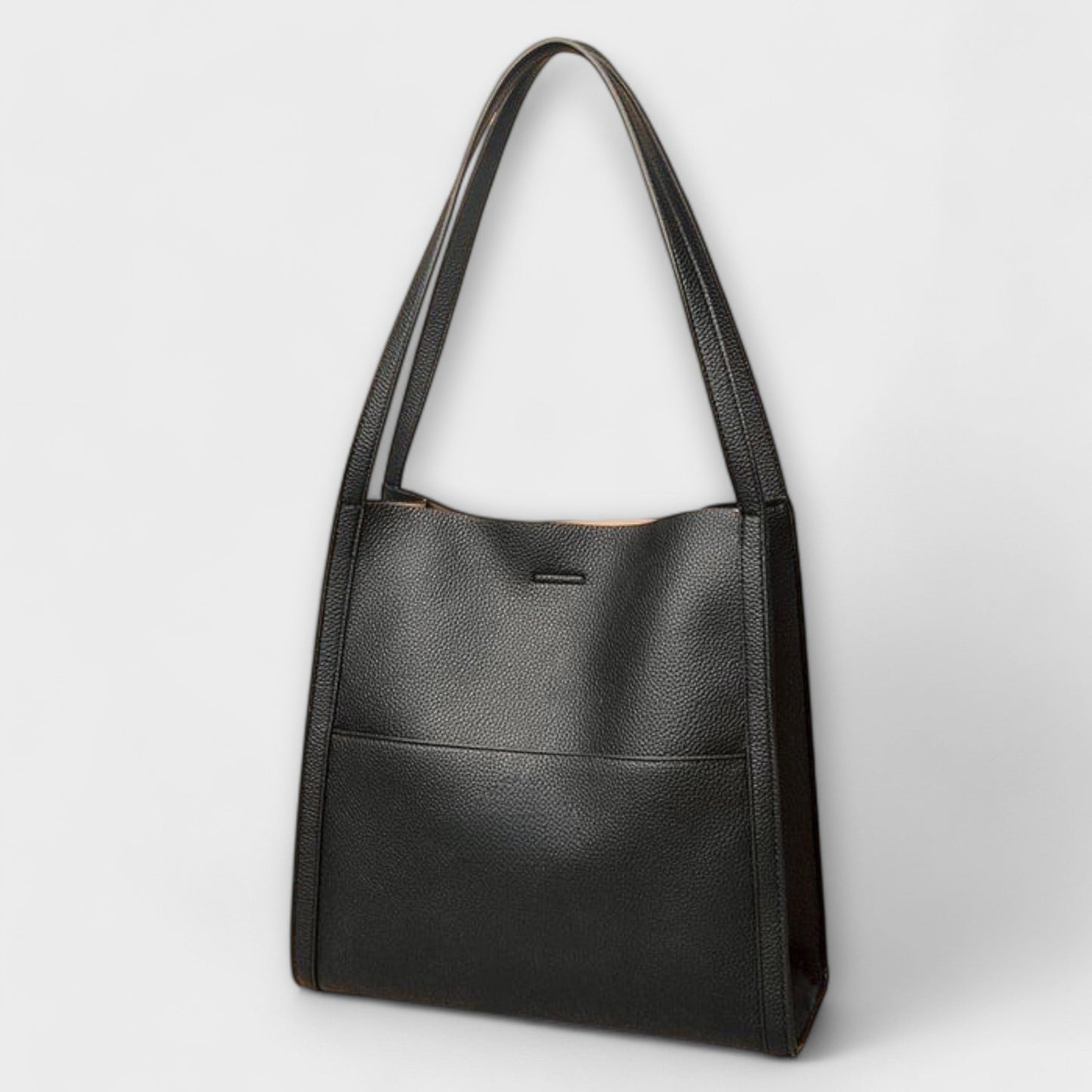HANDCRAFTED LEATHER BAG – TIMELESS DESIGN FUNCTIONALITY