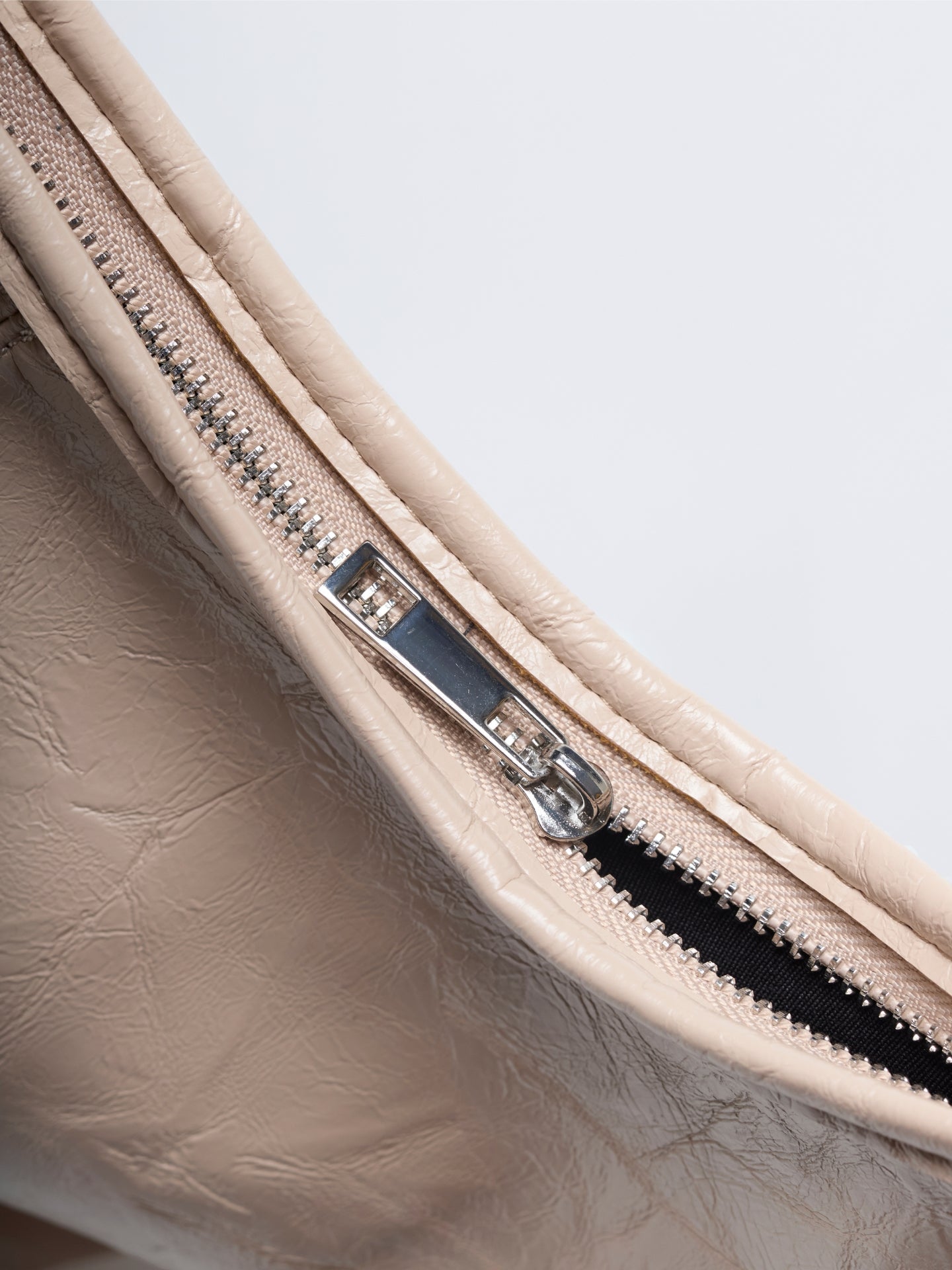 SCARLETT- DISTRESSED LEATHER TOTE