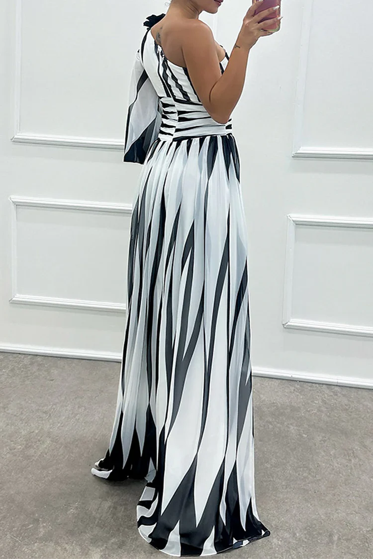 Chloe – one-shoulder grace in soft summer stripes