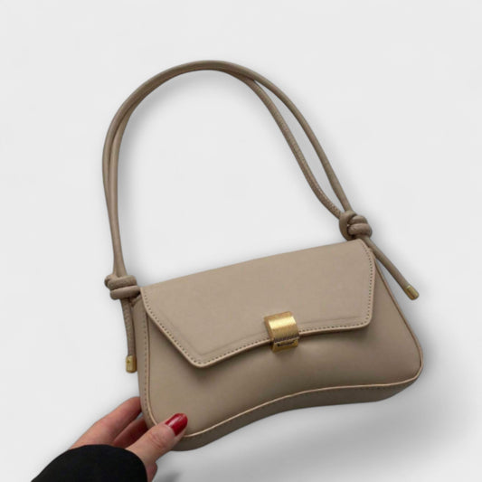 VINTAGE FLAP BAG – TIMELESS ELEGANCE