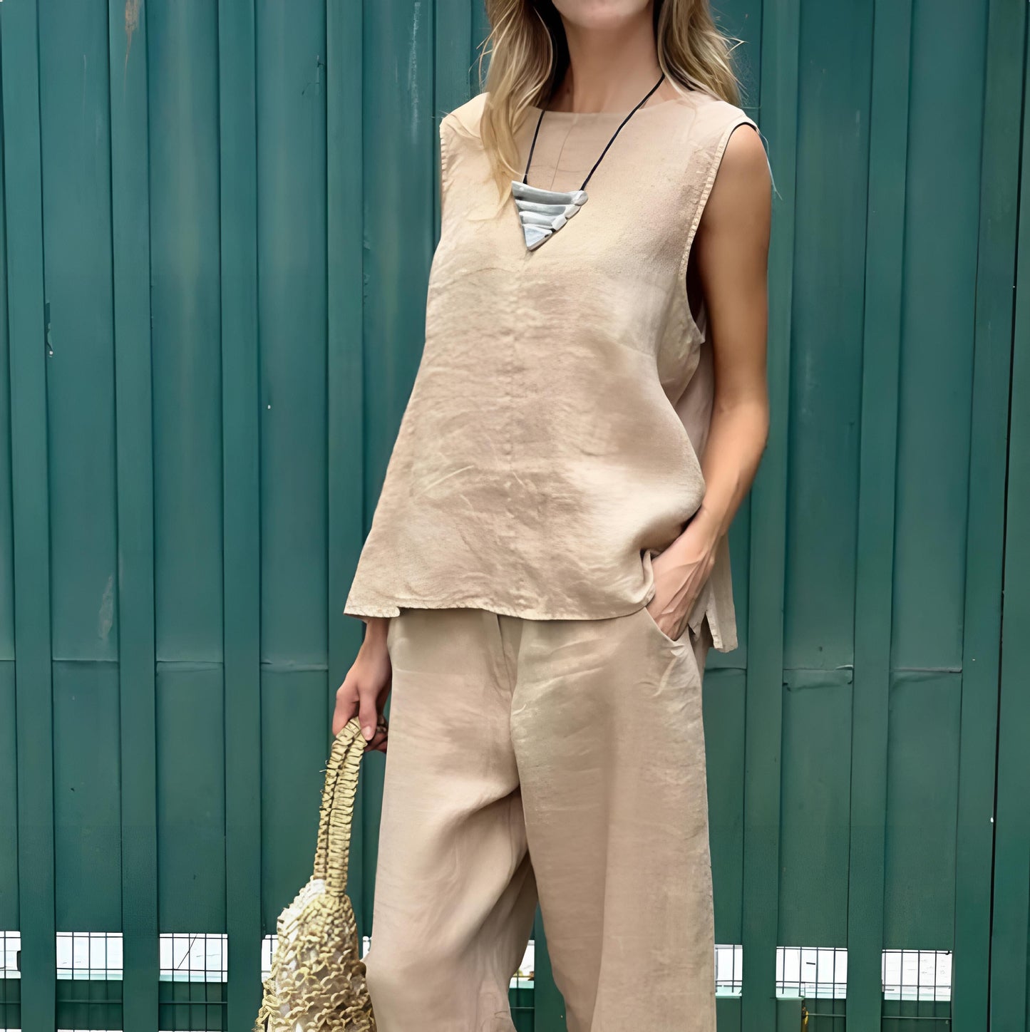Julia – sleek serenity set with sleeveless top and flowing trousers
