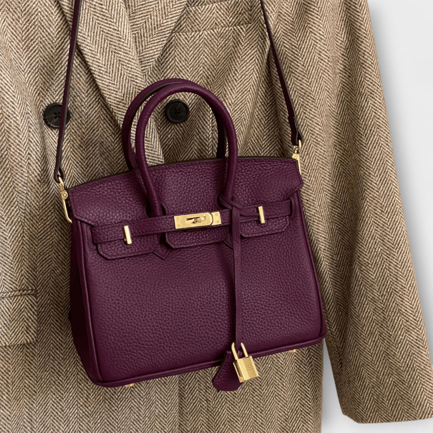 LUXURIOUS-LEATHER HANDBAG