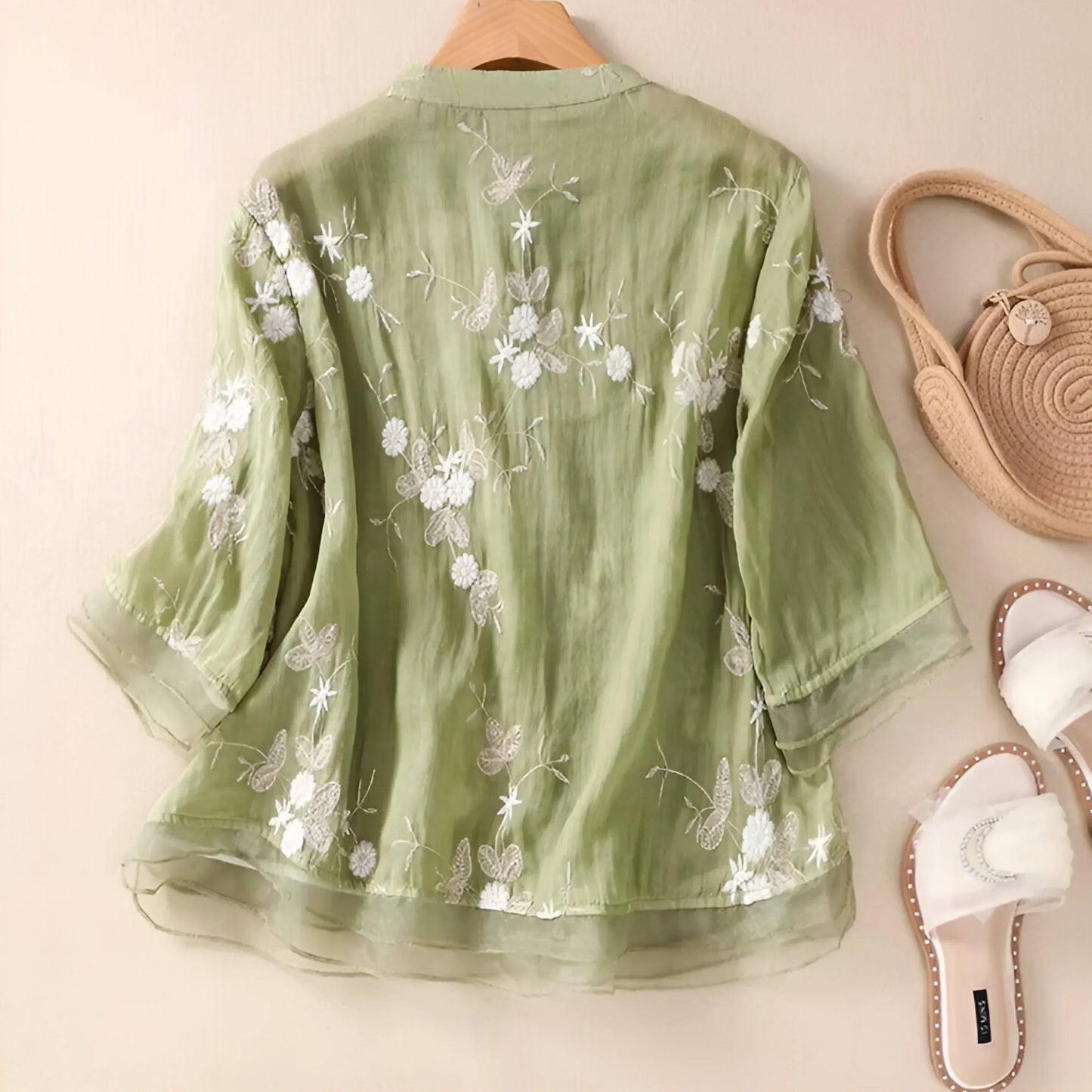 CELEST - COTTON TOP WITH EMBROIDERED FLOWERS