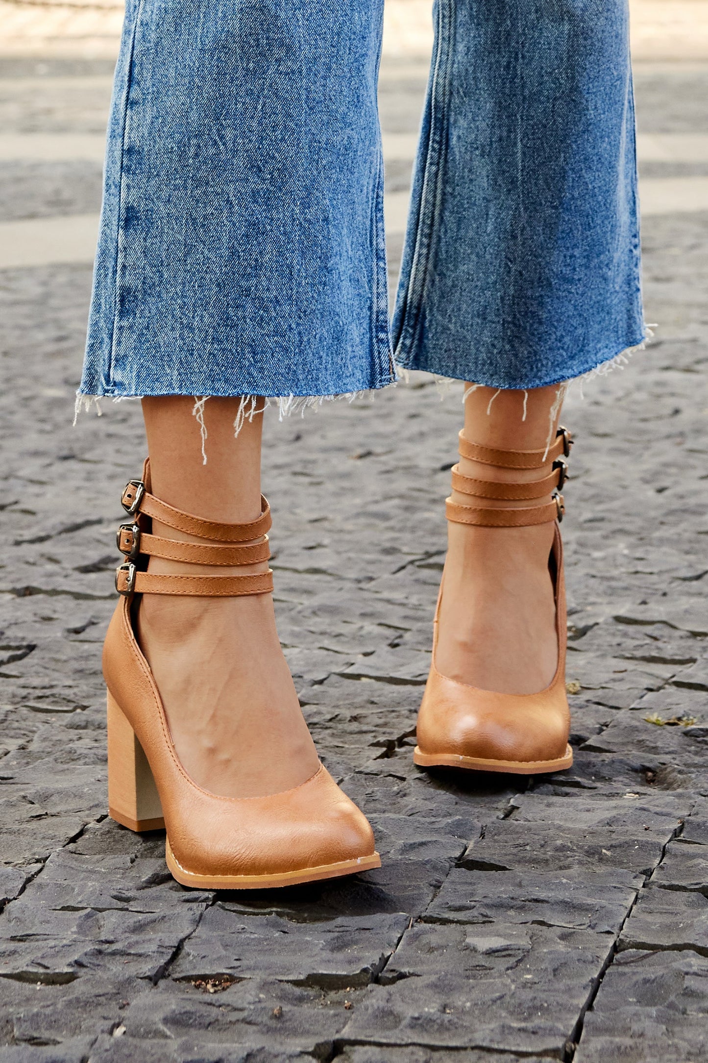 Casilda – sleek grace with a bold heel