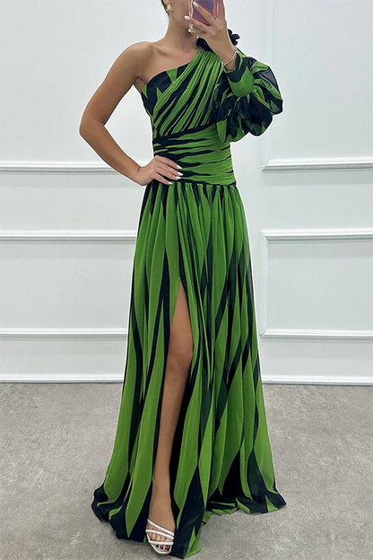 Chloe – one-shoulder grace in soft summer stripes