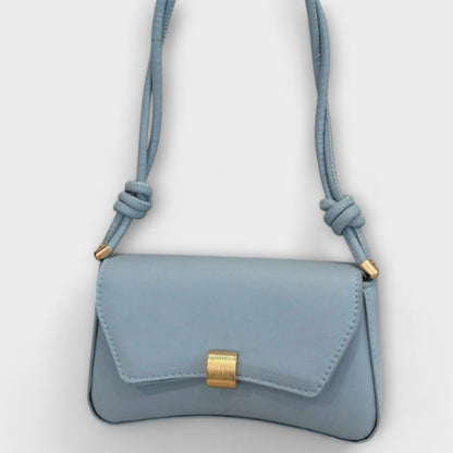 VINTAGE FLAP BAG – TIMELESS ELEGANCE