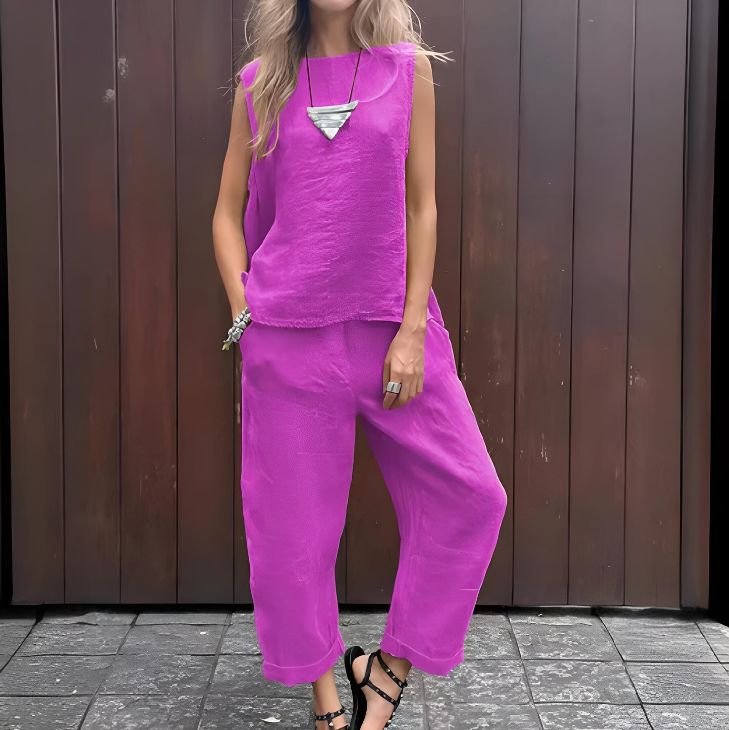 Julia – sleek serenity set with sleeveless top and flowing trousers