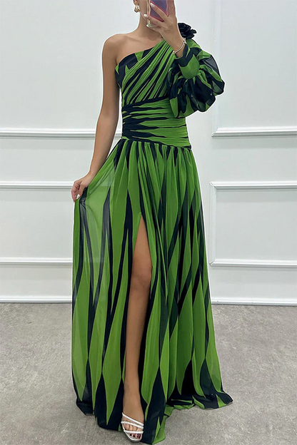 Chloe – one-shoulder grace in soft summer stripes