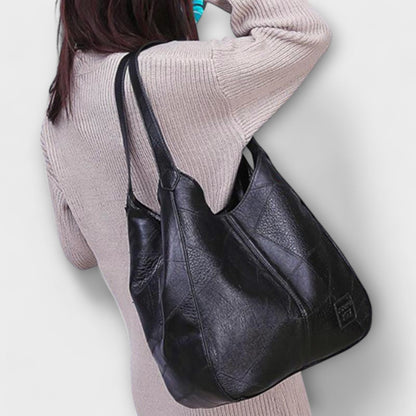 VINTAGE LEATHER BAG - TIMELESS STYLE & FUNCTIONALITY