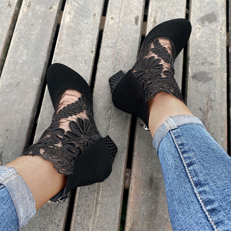 ELEGANT SUMMER PUMPS- WITH LACE & RHINESTONES
