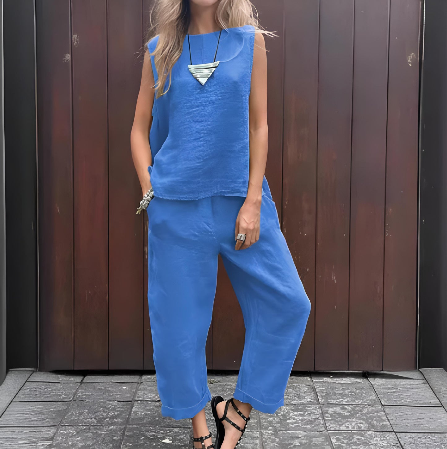 Julia – sleek serenity set with sleeveless top and flowing trousers