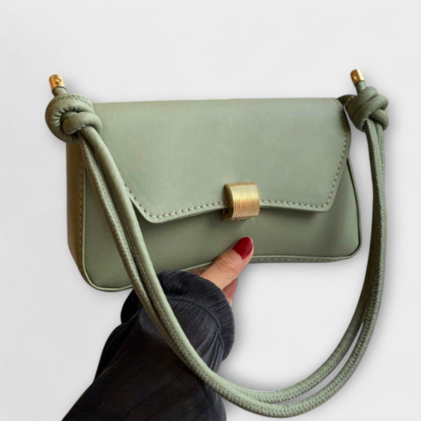 VINTAGE FLAP BAG – TIMELESS ELEGANCE