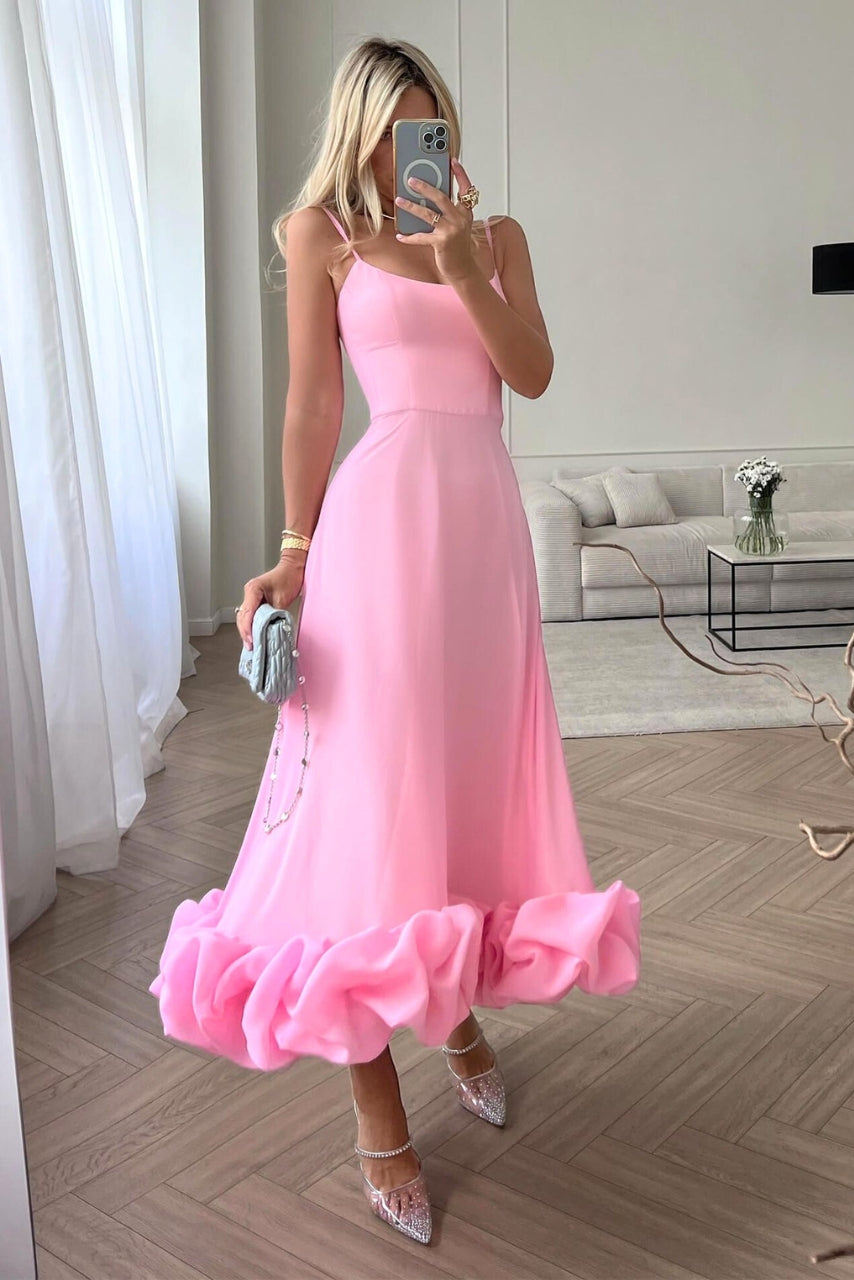 Ariana - flowing elegance with every step