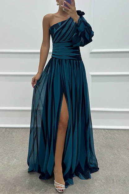 Chloe – one-shoulder grace in soft summer stripes