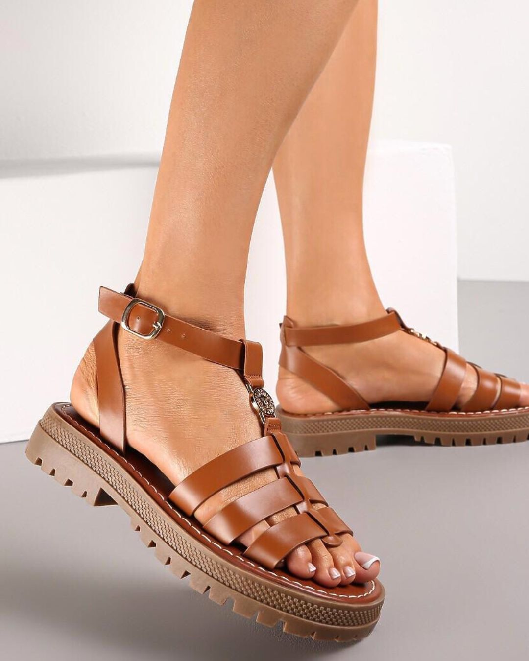 Gladiateur – timeless leather elegance