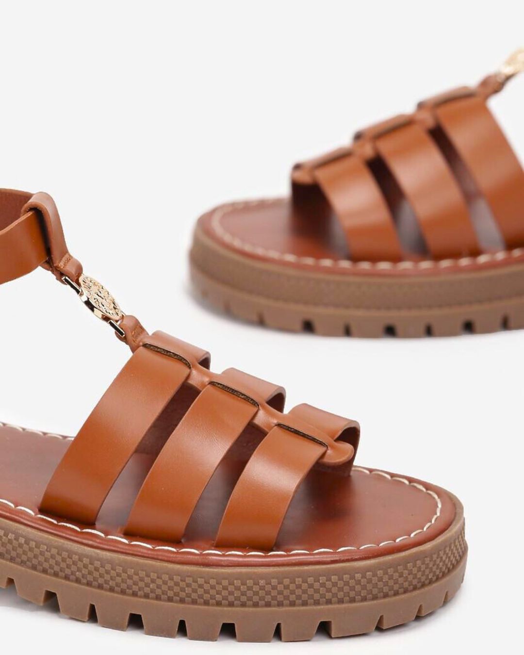 Gladiateur – timeless leather elegance