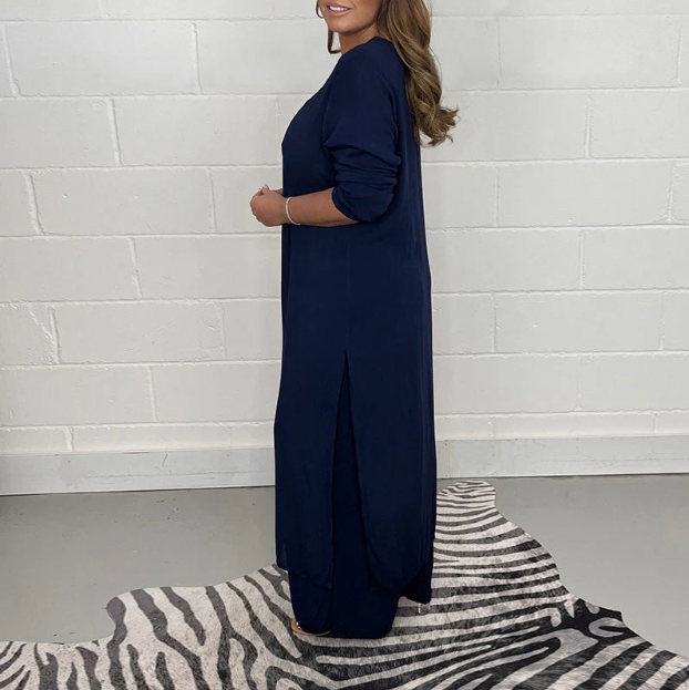 Nuria – timeless two-piece charm in flowing lines