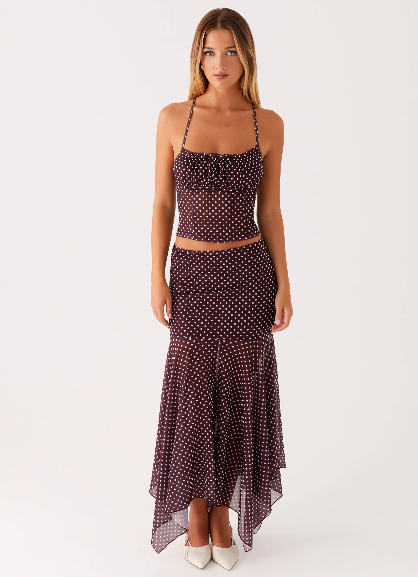 Mira  – dreamy charm in soft tones