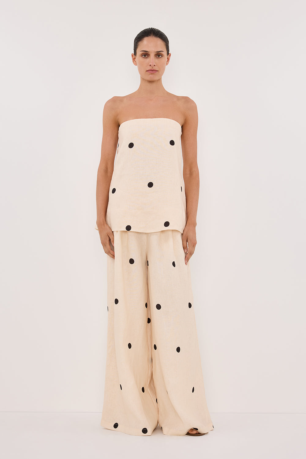 Polka  – soft playfulness in powder pastel