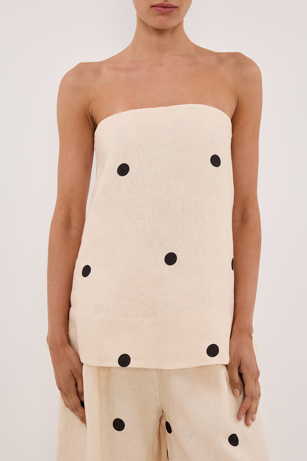 Polka  – soft playfulness in powder pastel