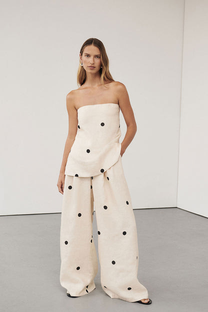 Polka  – soft playfulness in powder pastel