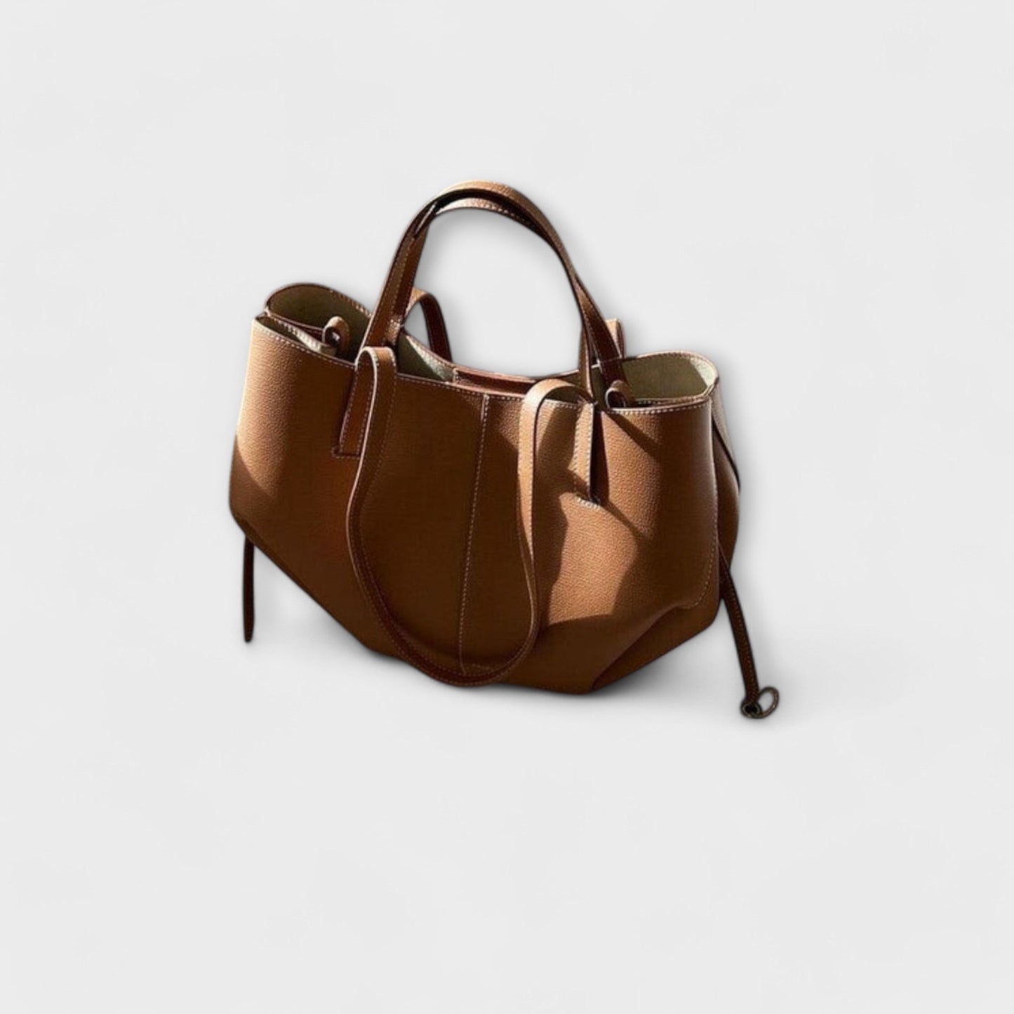 VINTAGE TOTE BAG – STYLE MEETS FUNCTIONALITY