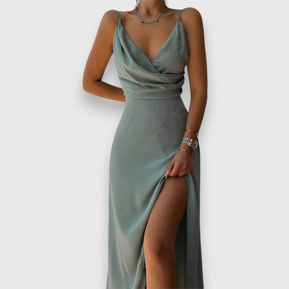 SISSY DRESS – WHERE ELEGANCE MEETS COMFORT