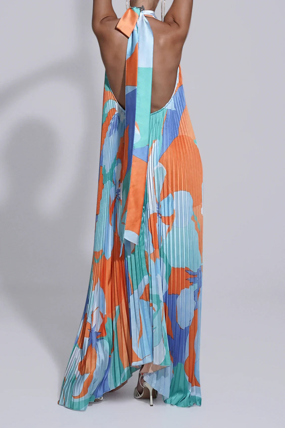 Isla – flowing elegance halter maxi dress