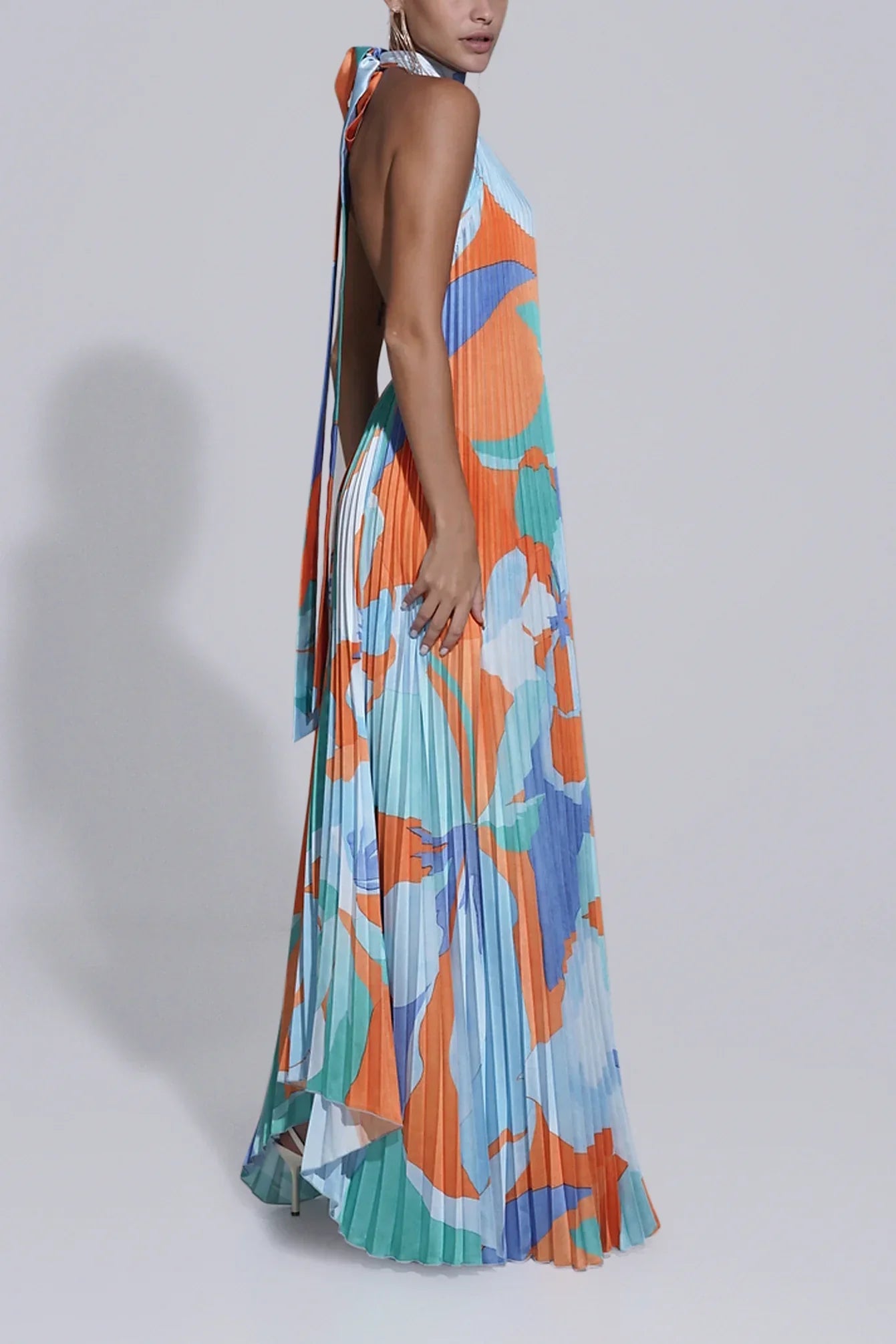 Isla – flowing elegance halter maxi dress