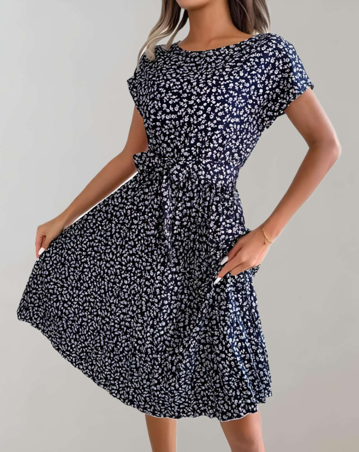 Faye – effortless charm in a flowing silhouette
