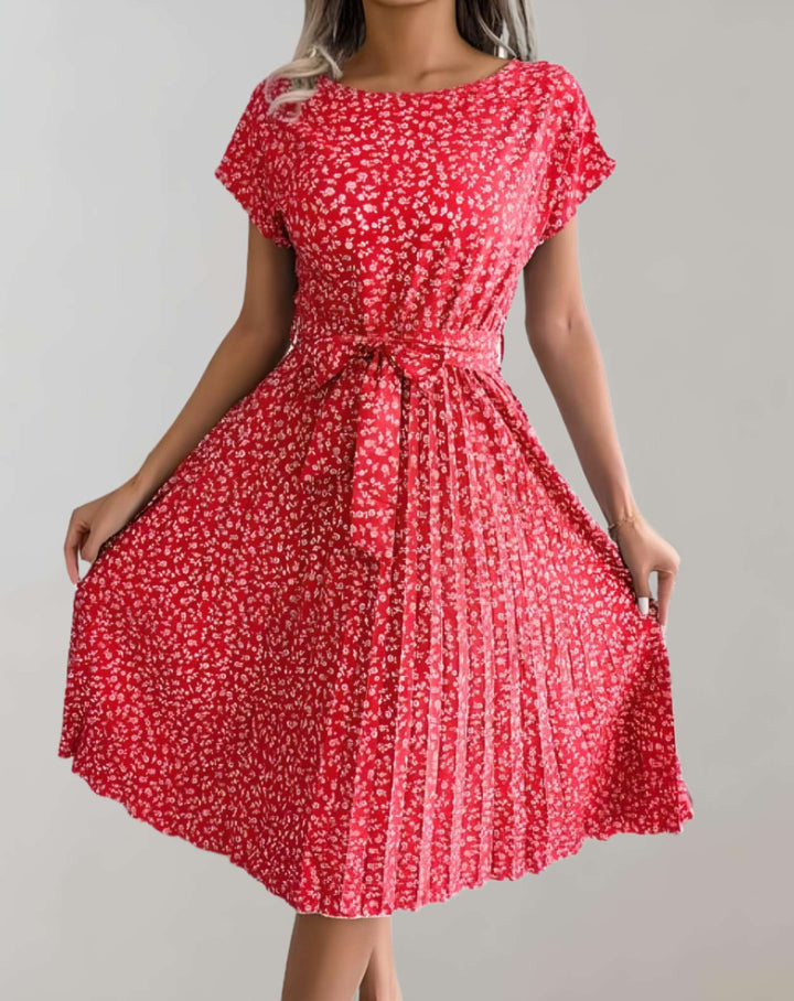 Faye – effortless charm in a flowing silhouette