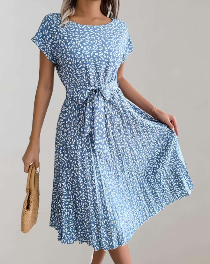 Faye – effortless charm in a flowing silhouette