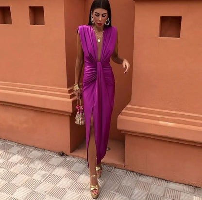 Amelia – soft pleats with a modern muse glow