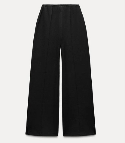 Louisa – lounging in soft elegance
