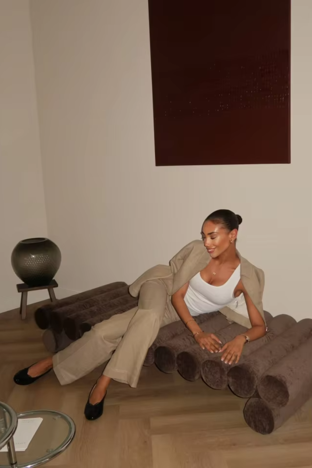 Zaira – serene glow with a touch of elegance