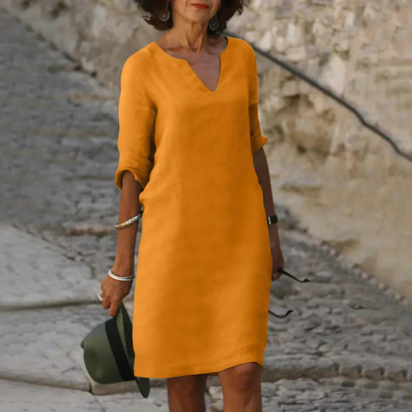 Andrene – graceful silhouette dress
