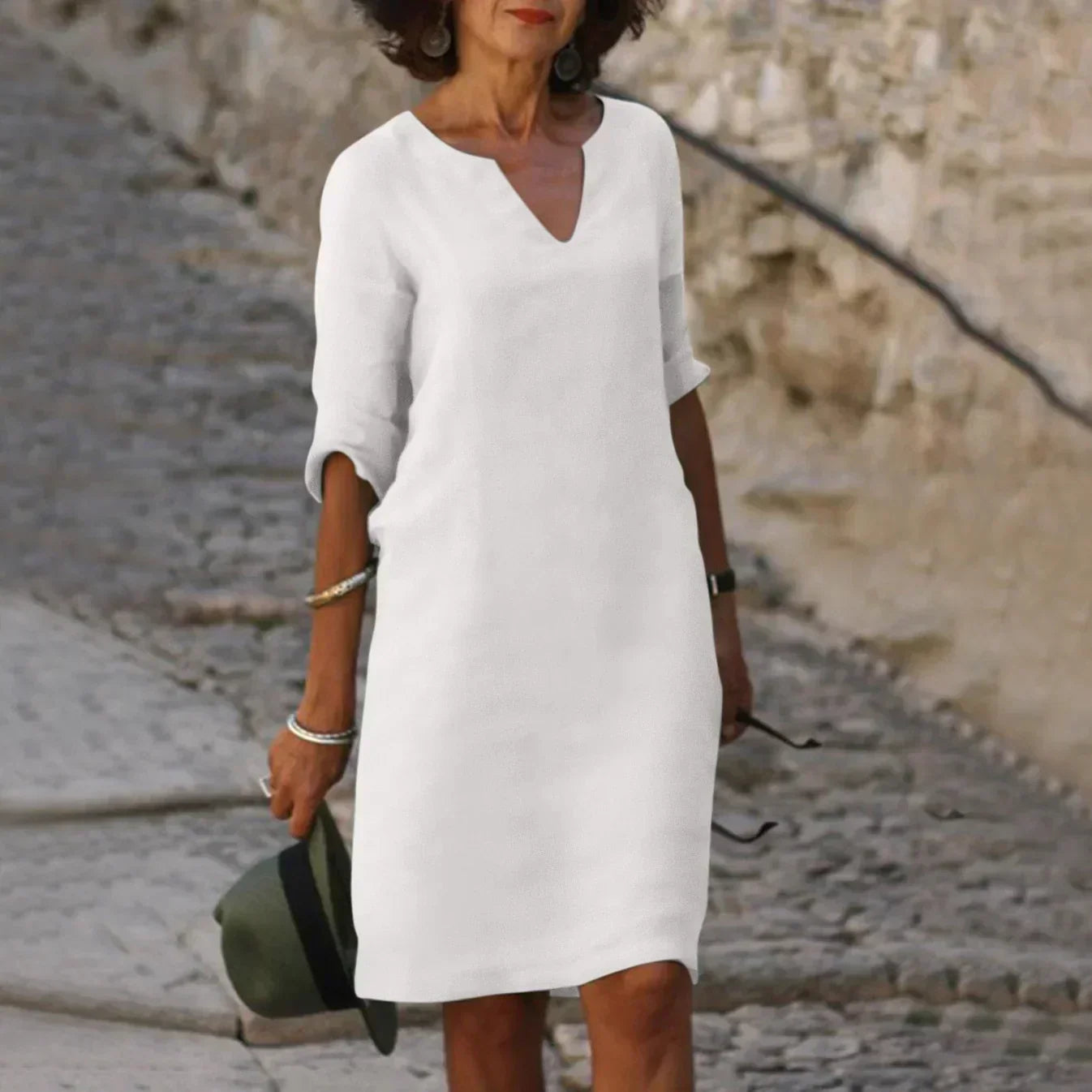 Andrene – graceful silhouette dress