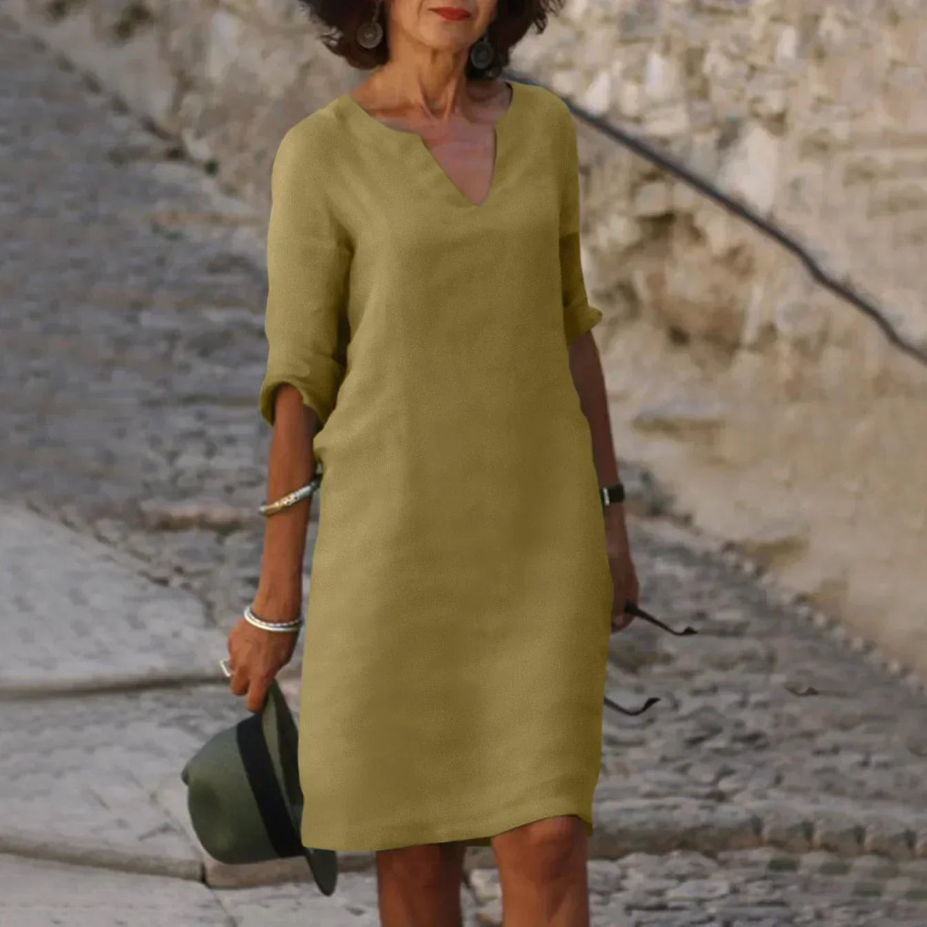 Andrene – graceful silhouette dress