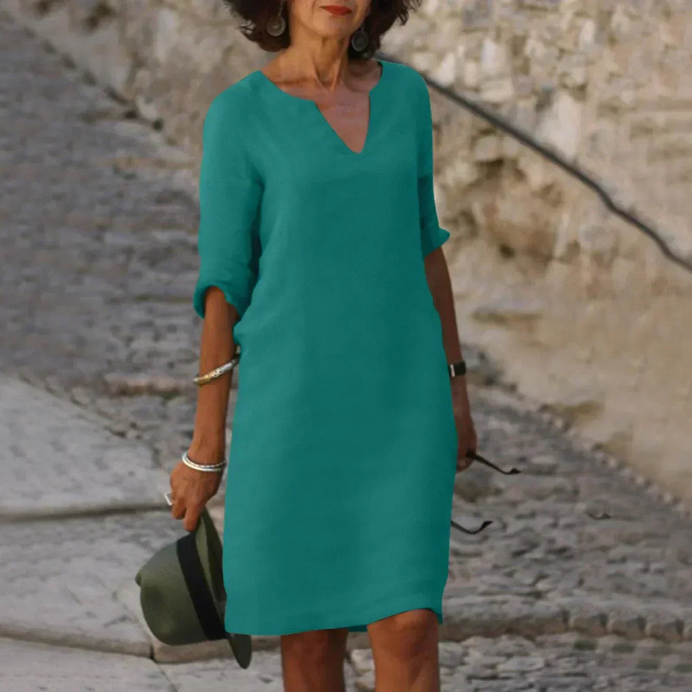 Andrene – graceful silhouette dress