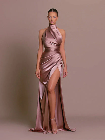 Livia - timeless elegance with a daring edge