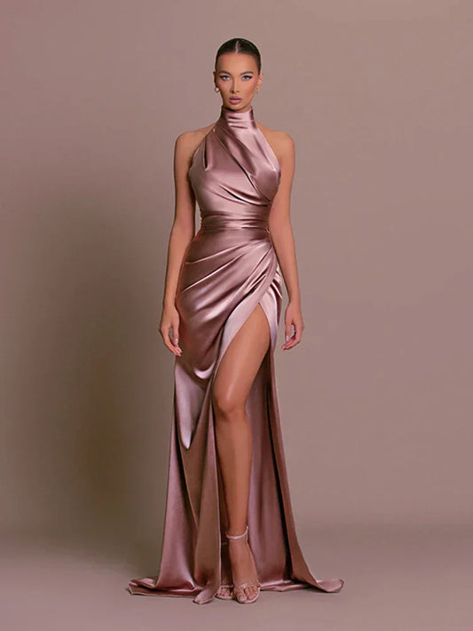 Livia - timeless elegance with a daring edge
