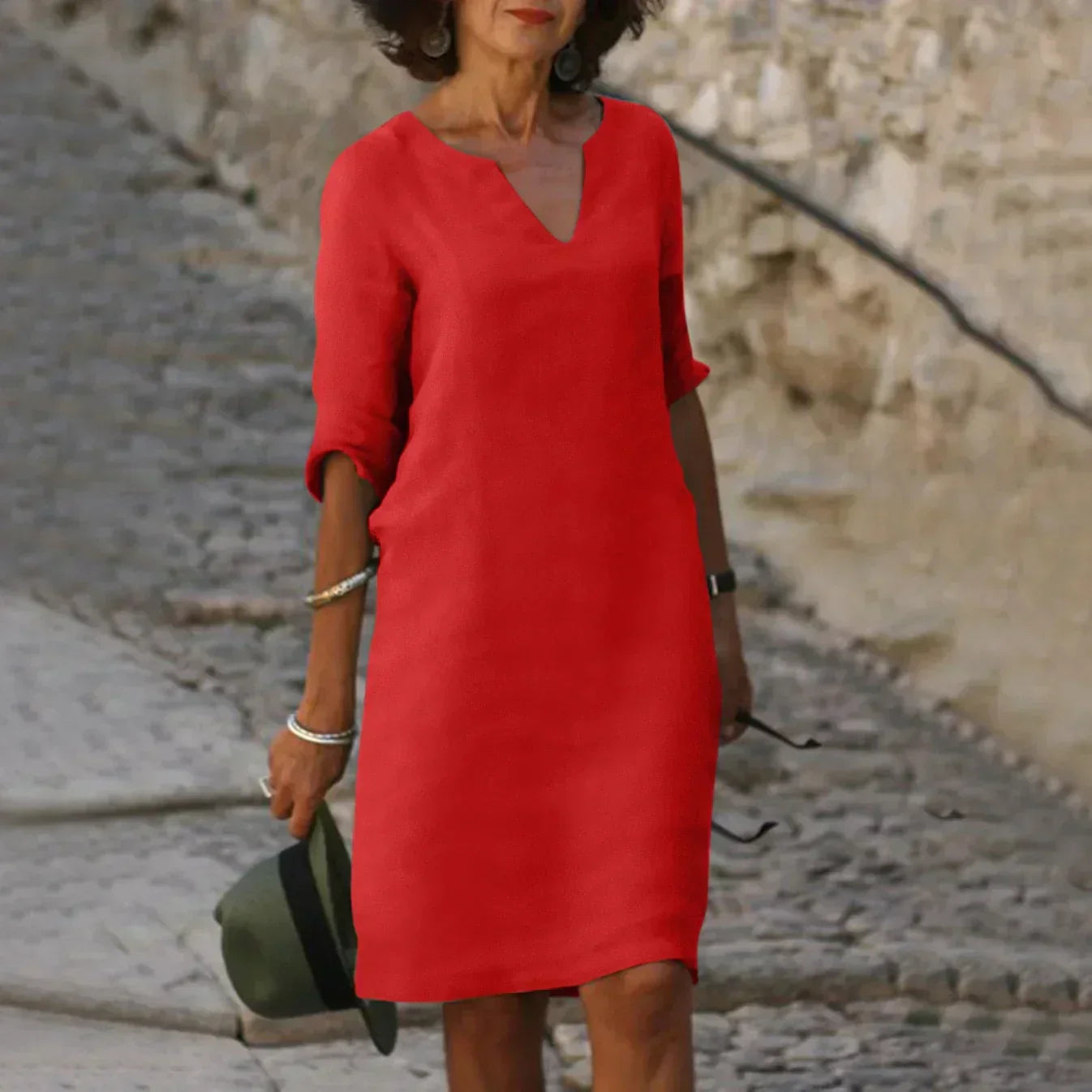 Andrene – graceful silhouette dress