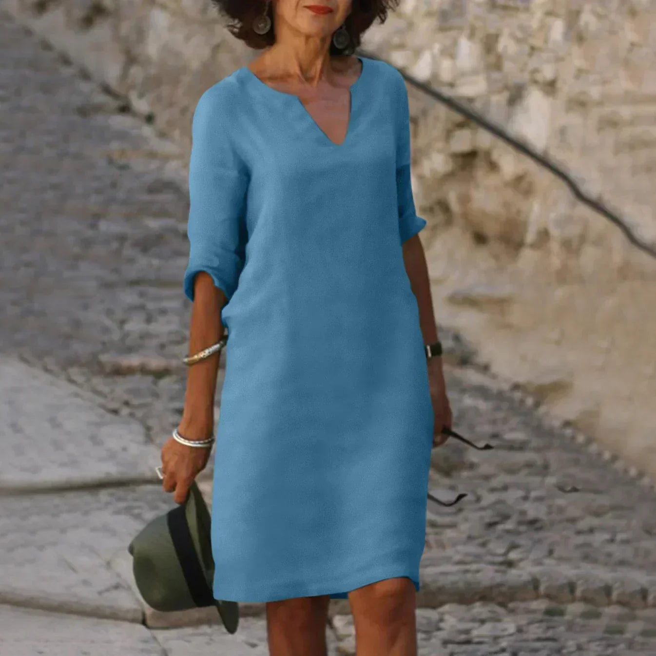 Andrene – graceful silhouette dress