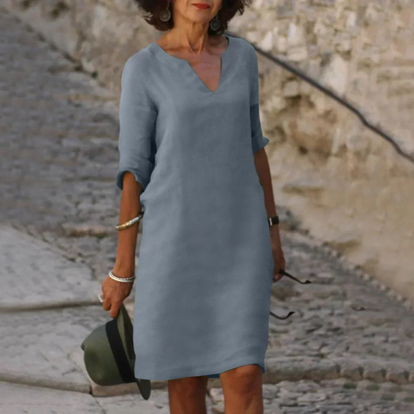 Andrene – graceful silhouette dress