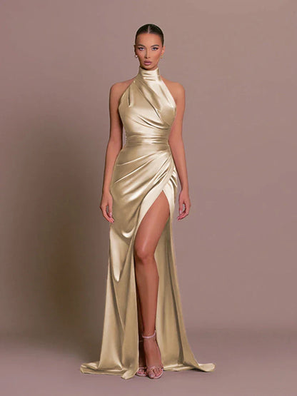 Livia - timeless elegance with a daring edge