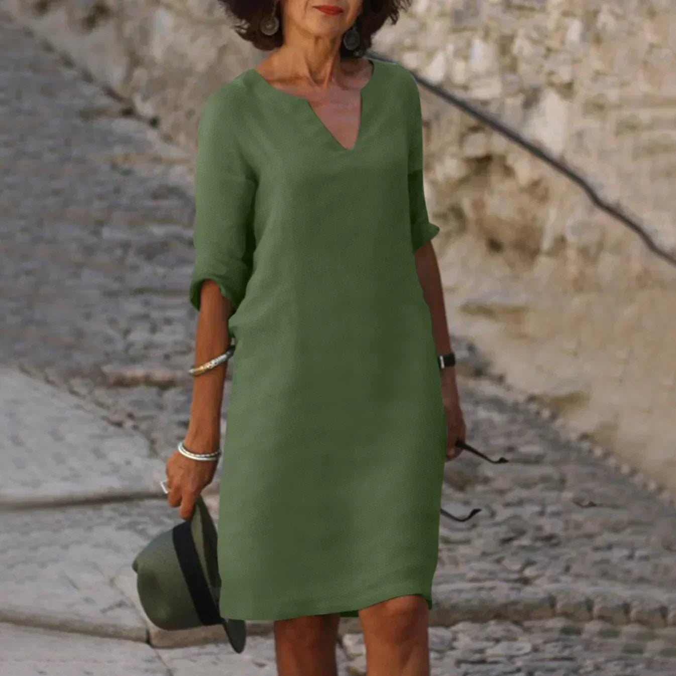 Andrene – graceful silhouette dress