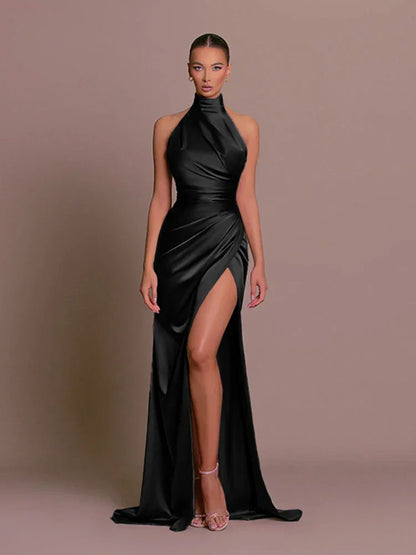 Livia - timeless elegance with a daring edge