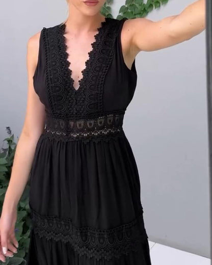 Alyssa – lace-kissed elegance midi dress